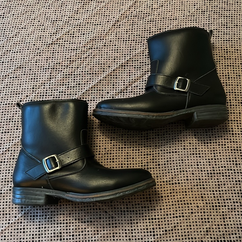 Vegetarian Shoes “Biker Low” black boots, US 9.5 European 42, VEGAN